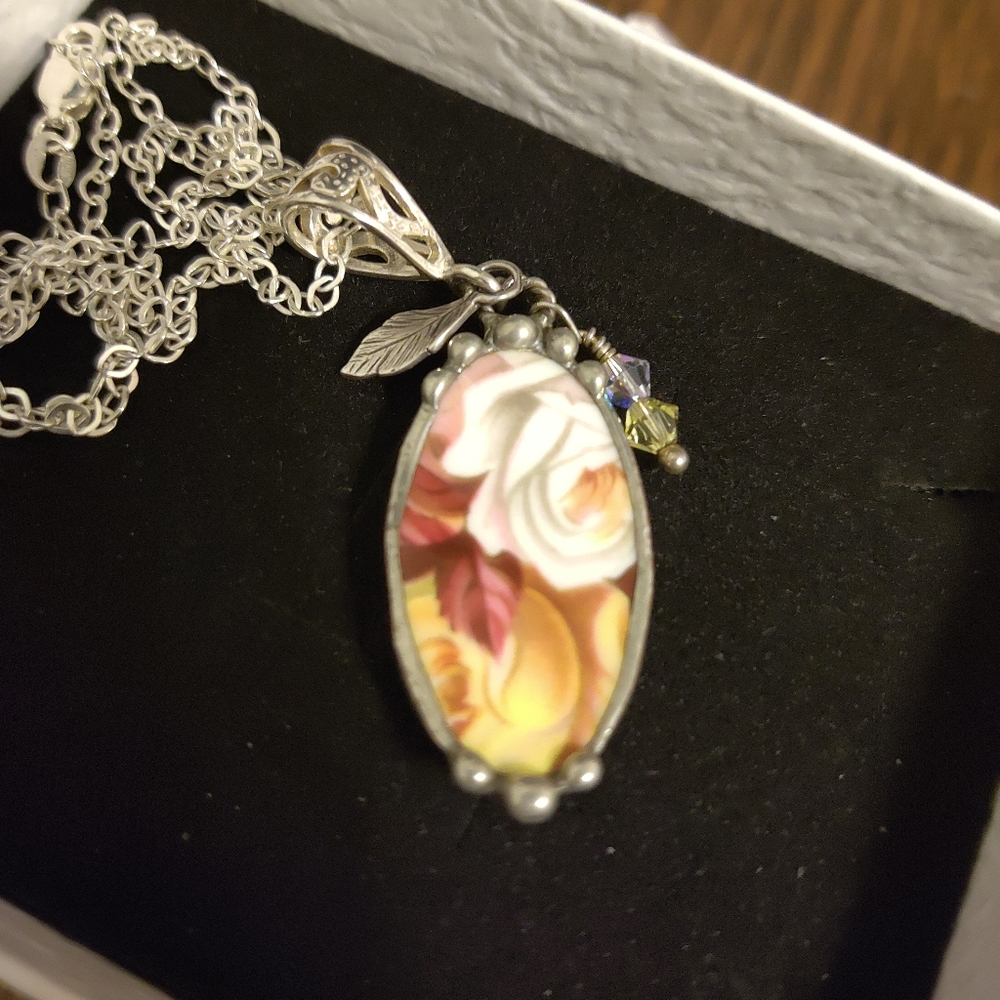 Handmade Silver and Ceramic Rose Necklace - Picture 4 of 5
